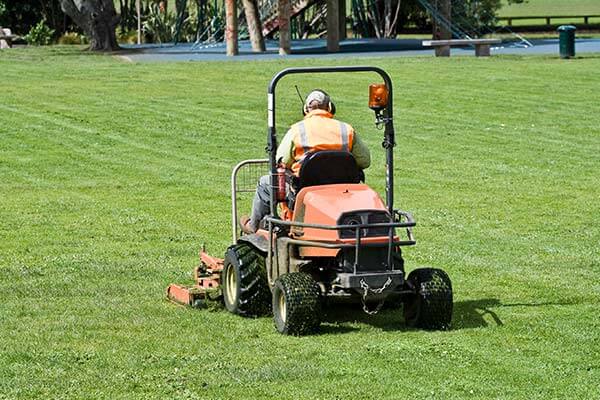 grass cutter and mower N604 npors courses in ireland