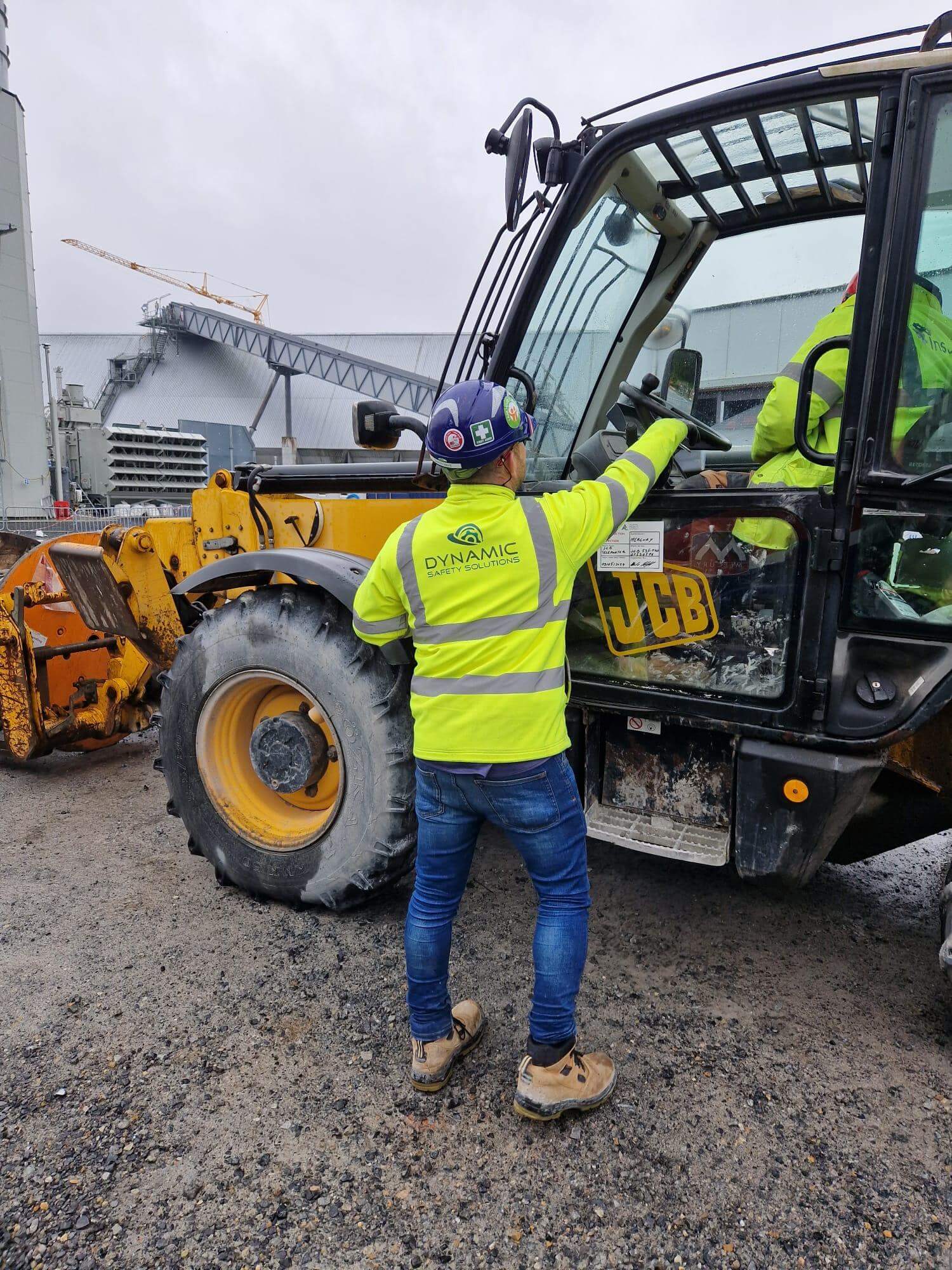 Dynamic Safety Solutions consultant on an active site